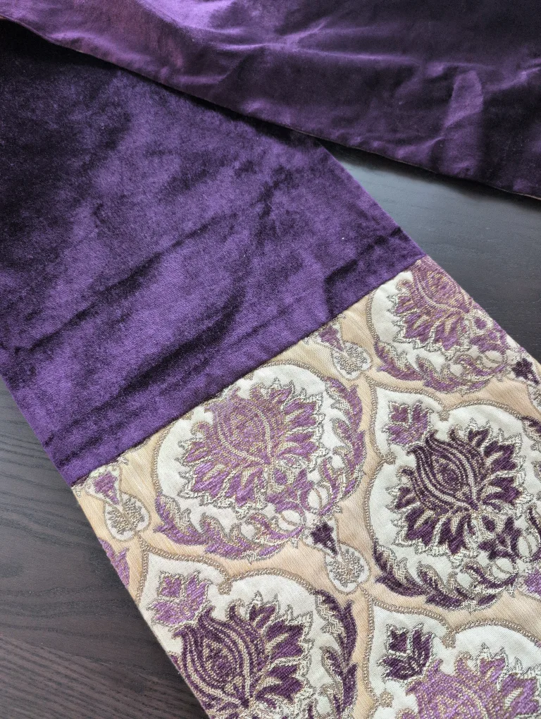 SET - Decorative Purple & Gold Pillows and Table Runner 🇨🇦 image indicator(4)