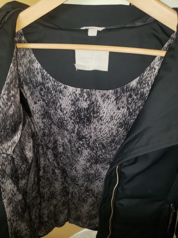 Soia & Kyo Black Puffer Jacket image indicator(4)