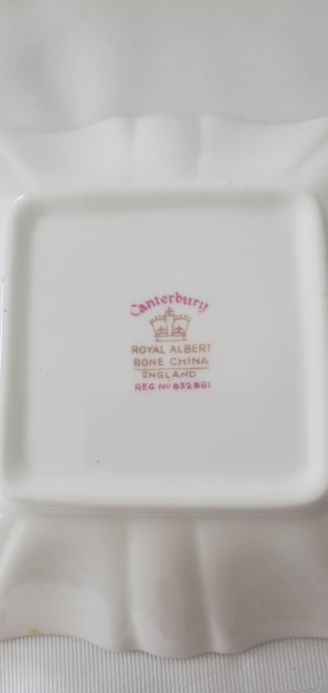 Royal Albert Canterbury Dish - photo 3