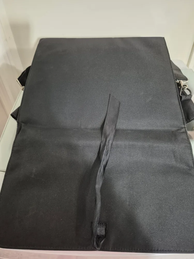 Artistry Black Shoulder Bag image indicator(2)