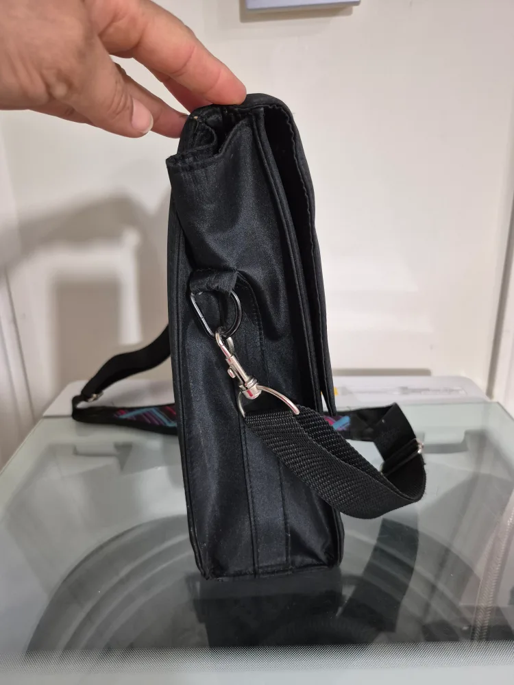 Artistry Black Shoulder Bag image indicator(5)