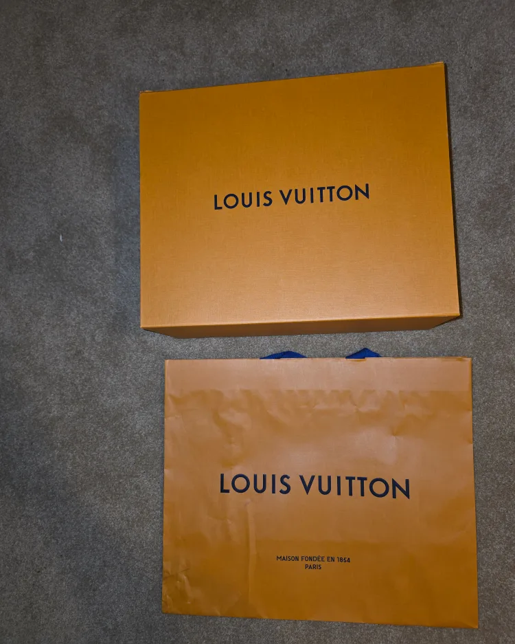 empty Louis Vuitton Orange Big size box and Paper bag thumbnail