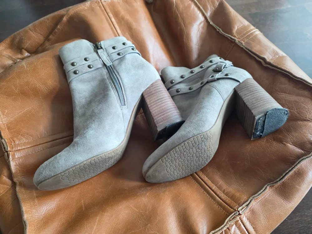 Grey Ankle Boots, Size 8 image indicator(2)