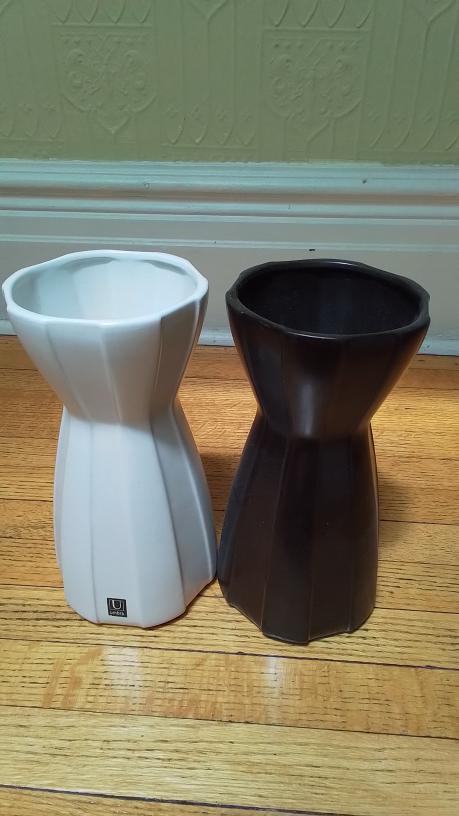 Umbra Bud Vase - White & Black