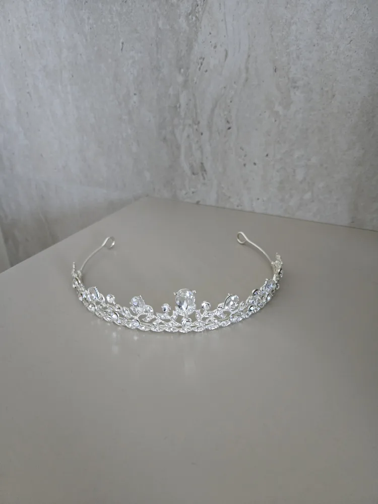 Silver Rhinestone Tiara thumbnail