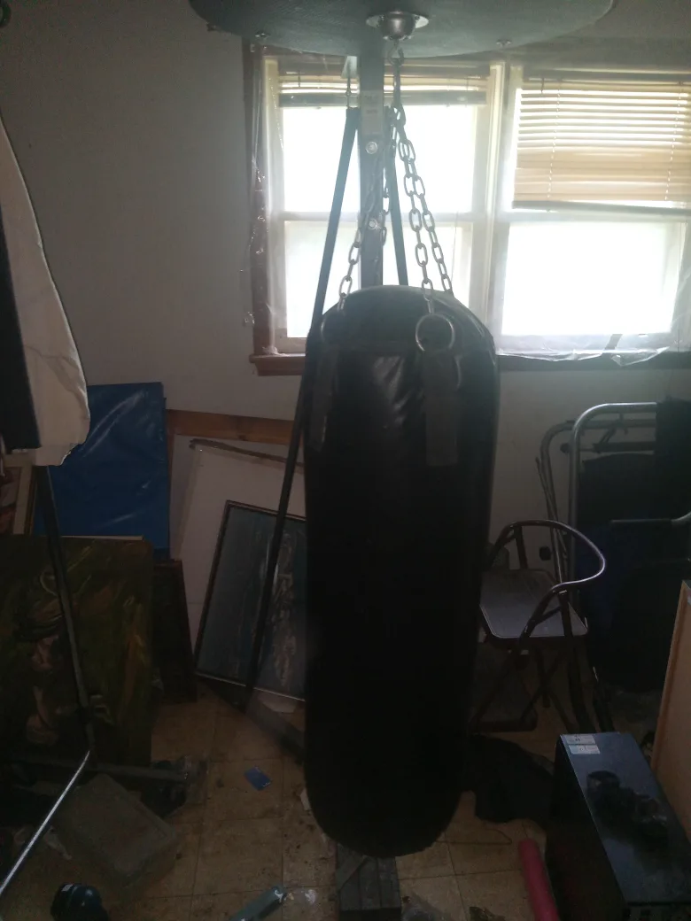 Century Black Heavy Punching Bag image indicator(3)