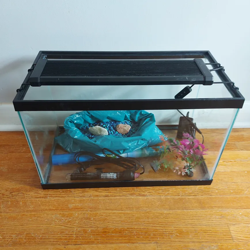 10 Gallon Aquarium Starter Kit with Accessories thumbnail