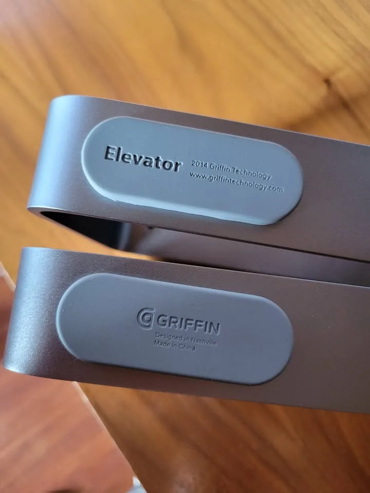 Griffin Elevator Aluminum Macbook / Laptop Stand image indicator(10)