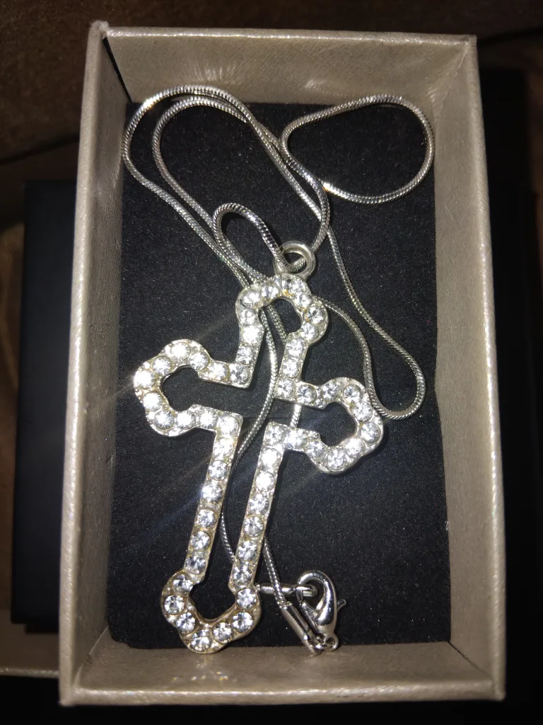 Cross Pendant Necklace with Rhinestones image indicator(2)