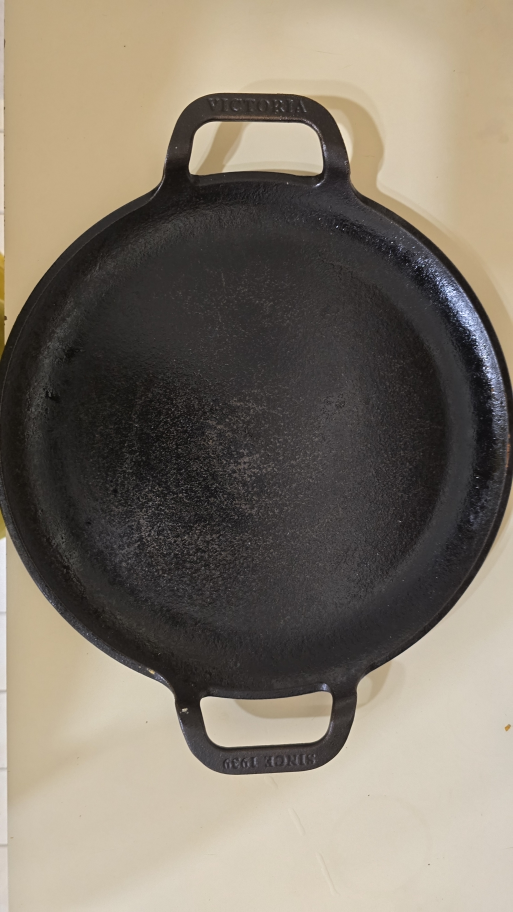 Victoria 10" Cast Iron Comal Griddle - photo 2