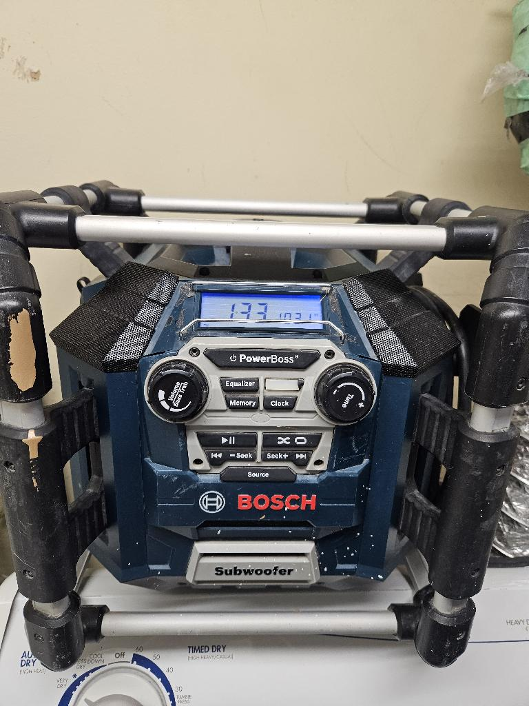 Bosch PowerBoss Jobsite Radio/Charger