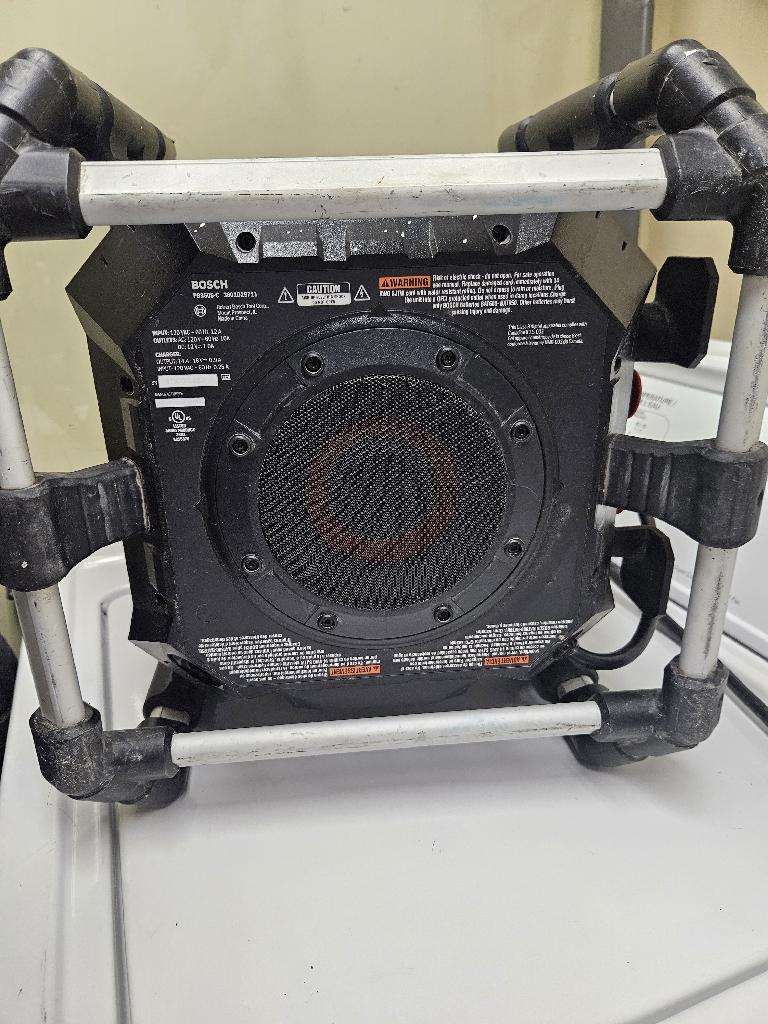 Bosch PowerBoss Jobsite Radio/Charger - photo 3