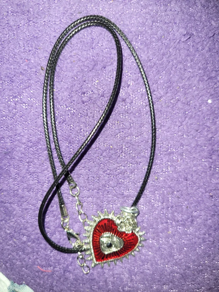 Necklaces with Pendants image indicator(2)