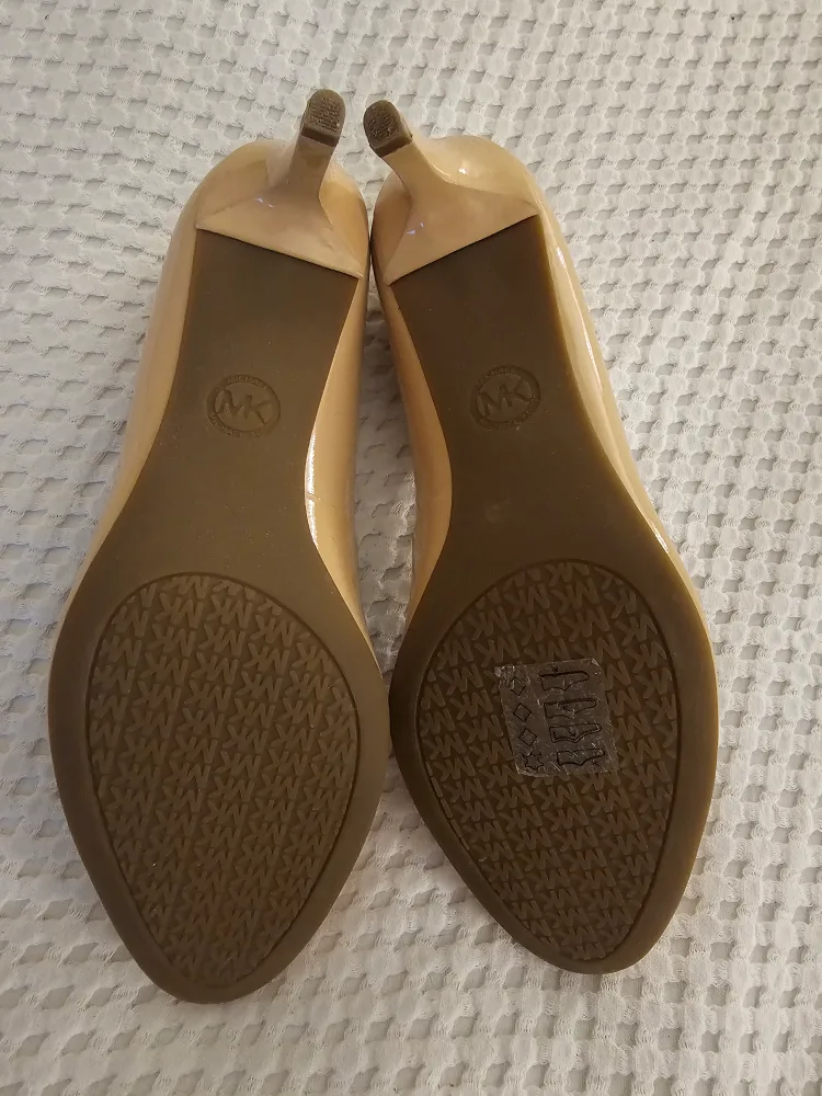Michael Kors Patent Heels - 8M image indicator(2)