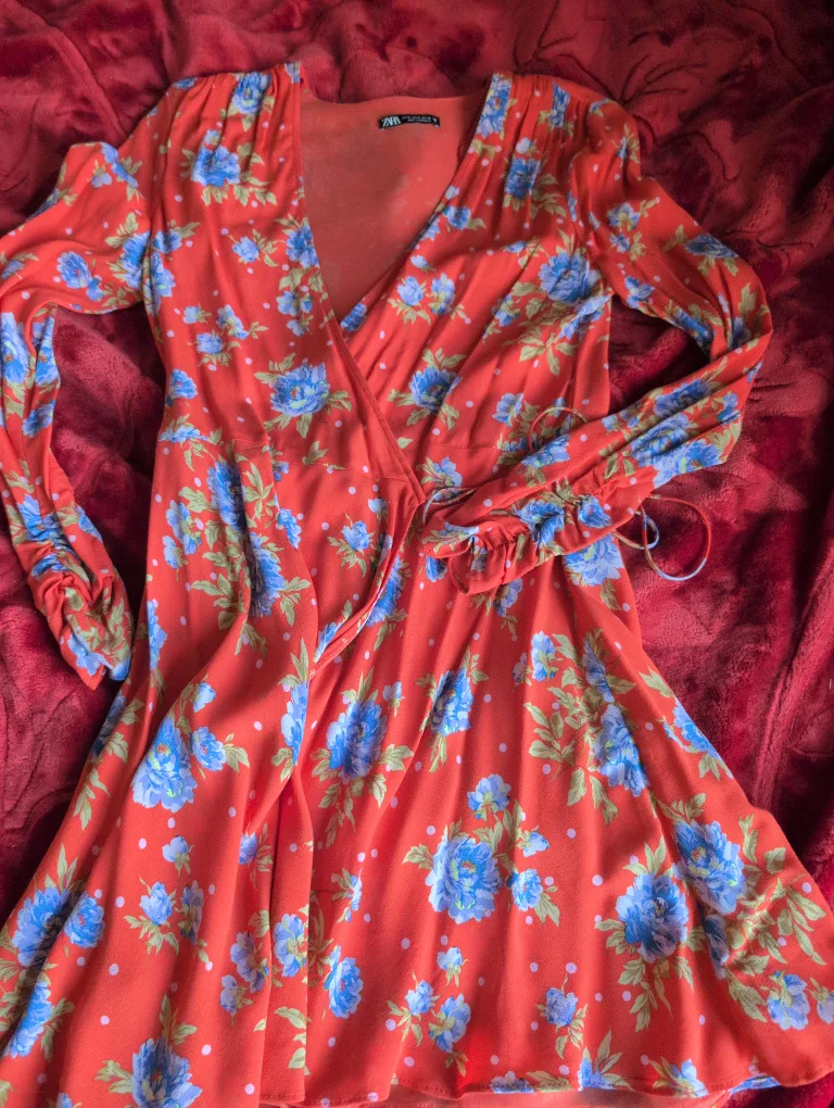 Zara Floral Print Wrap Dress - Size M 🇨🇦 thumbnail