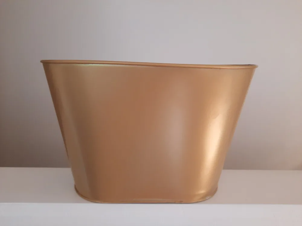 Gold Coloured Plant Pot image indicator(2)
