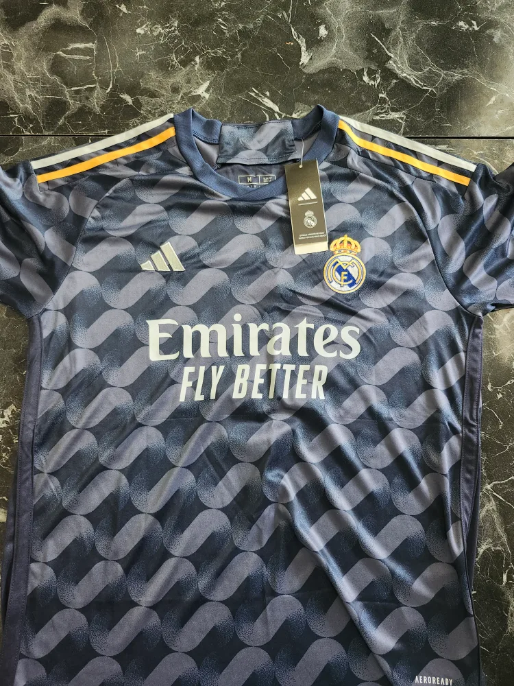 Adidas Real Madrid Vini Jr. Jersey - Size M thumbnail