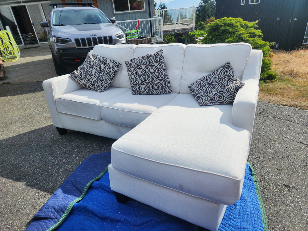 White Sectional Sofa with Chaise Lounge