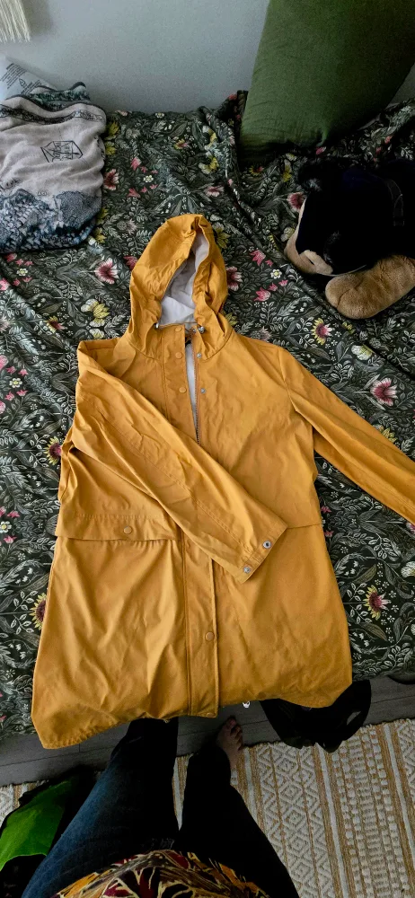 Vero Moda Yellow Raincoat 🇨🇦 thumbnail