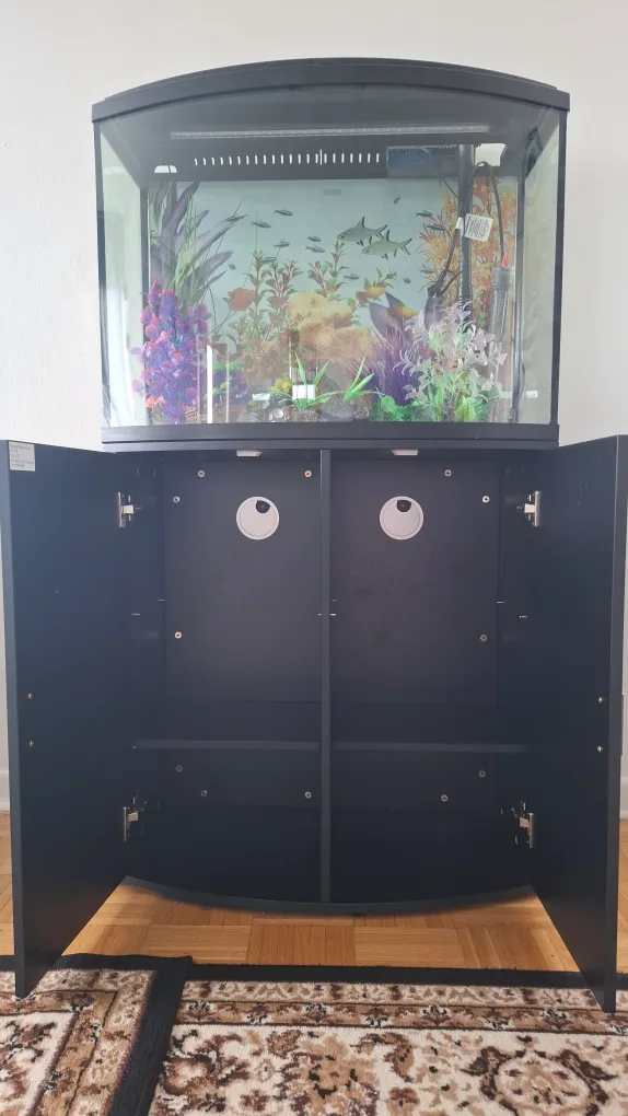 Fish tank with stand & accessories image indicator(7)