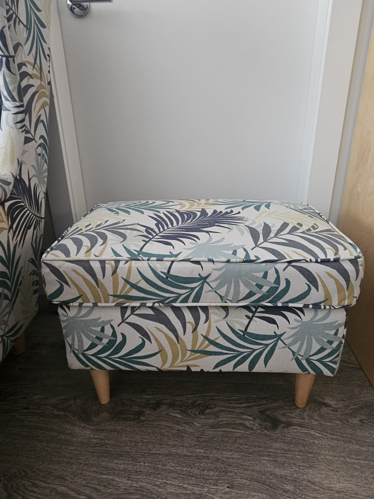 Leaf Patterned Armchair and Ottoman - photo 3