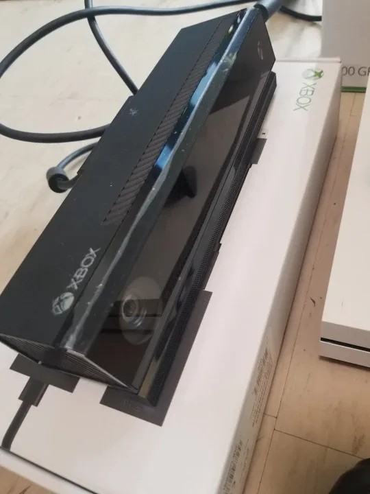 Xbox One S Console + 2 controllers + cables + kinnect + keyboard image indicator(5)