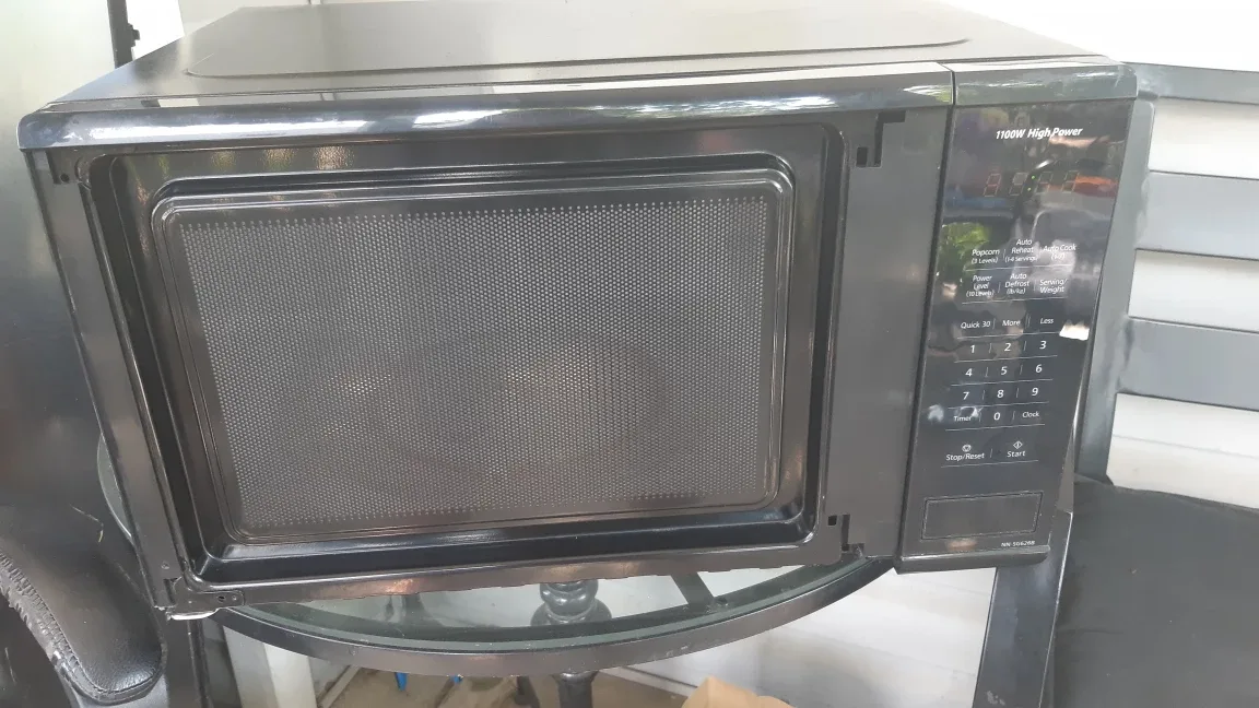 Panasonic 1100W High Power Microwave Oven thumbnail