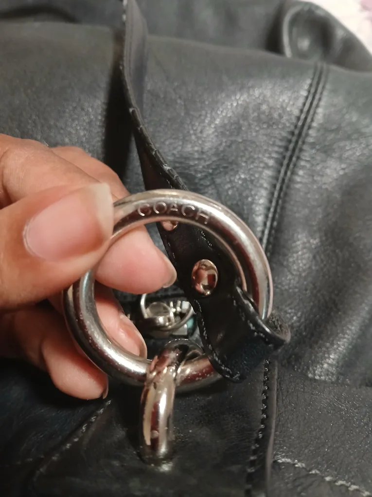 Coach Black authentic Leather Tote Bag image indicator(4)