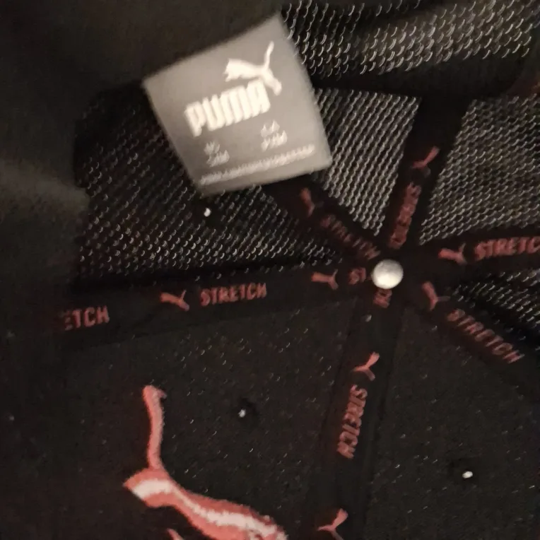 Puma Black & Red Stretch Fit Hat Brand New only tried on image indicator(2)