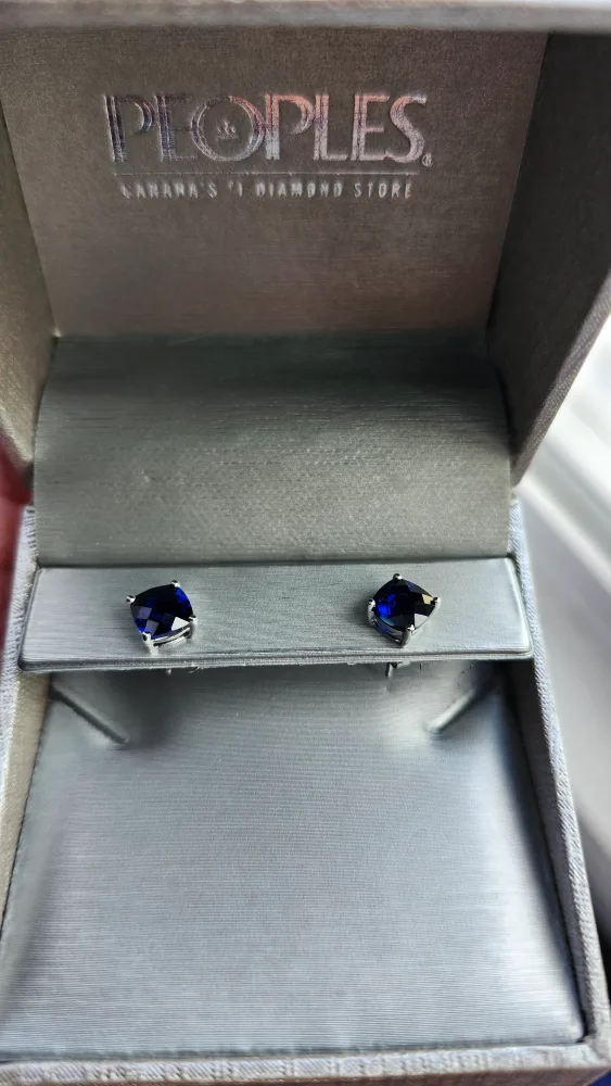 Peoples Jewellers Stud Earrings thumbnail