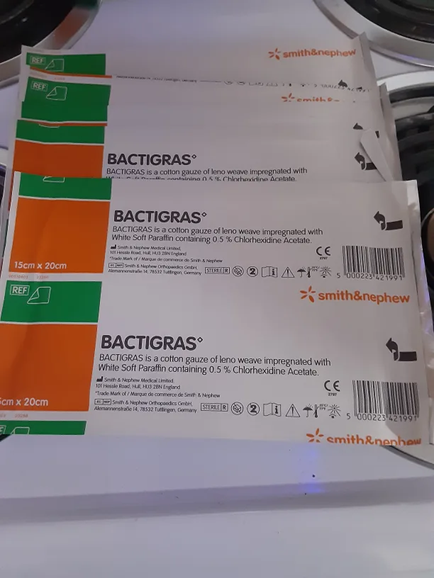 Bactigras Gauze Dressing 15cm x 20cm image indicator(2)