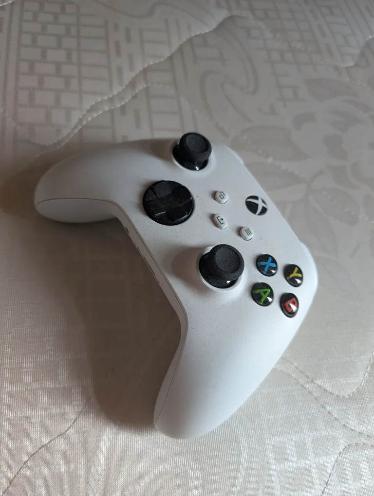 Xbox Wireless Controller - White thumbnail