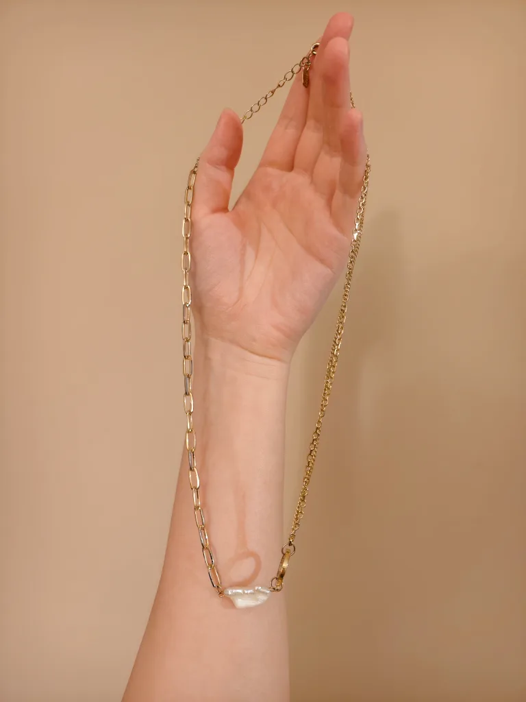 Gold Chain Necklace with Pearl Pendant thumbnail