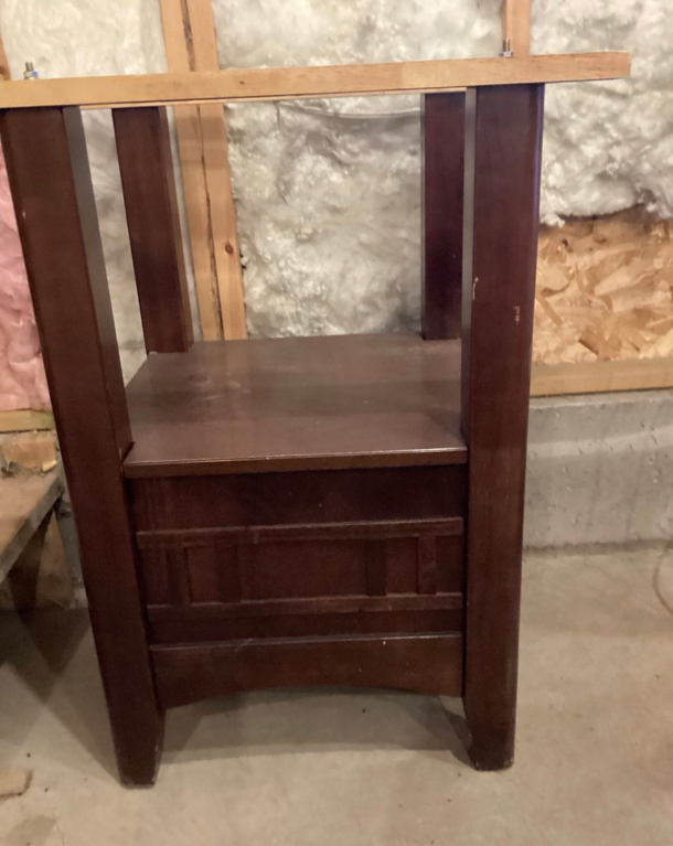 FREE Vintage Wooden Extendable Dining Table,missing some screws - photo 2