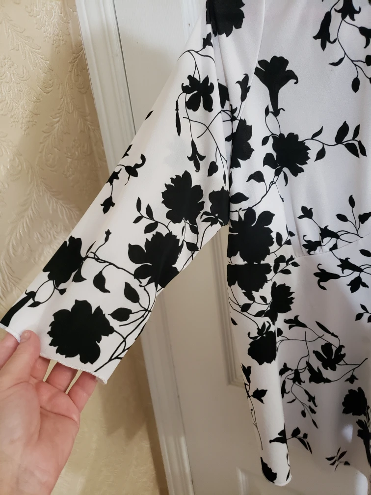 🇨🇦Floral Print Blouse - Size L - photo 4