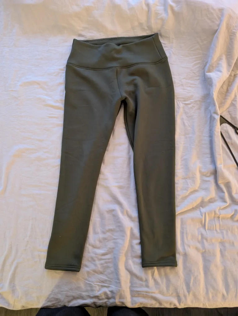 Fleece-lined Green Leggings thumbnail