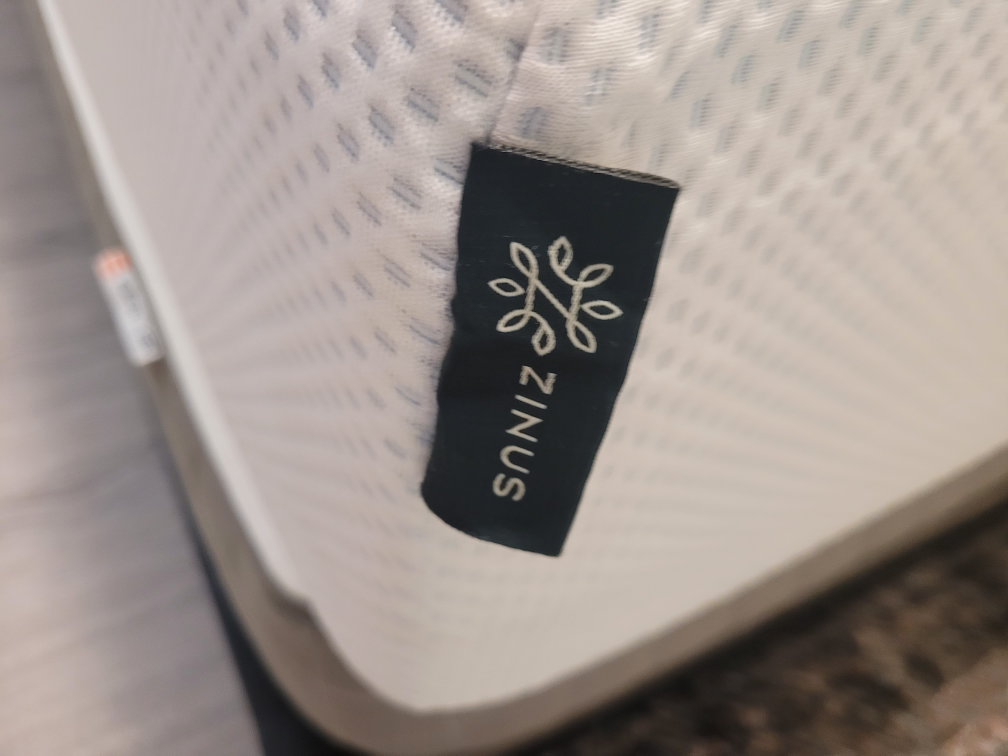 Zinus Mattress - Queen Size - photo 2