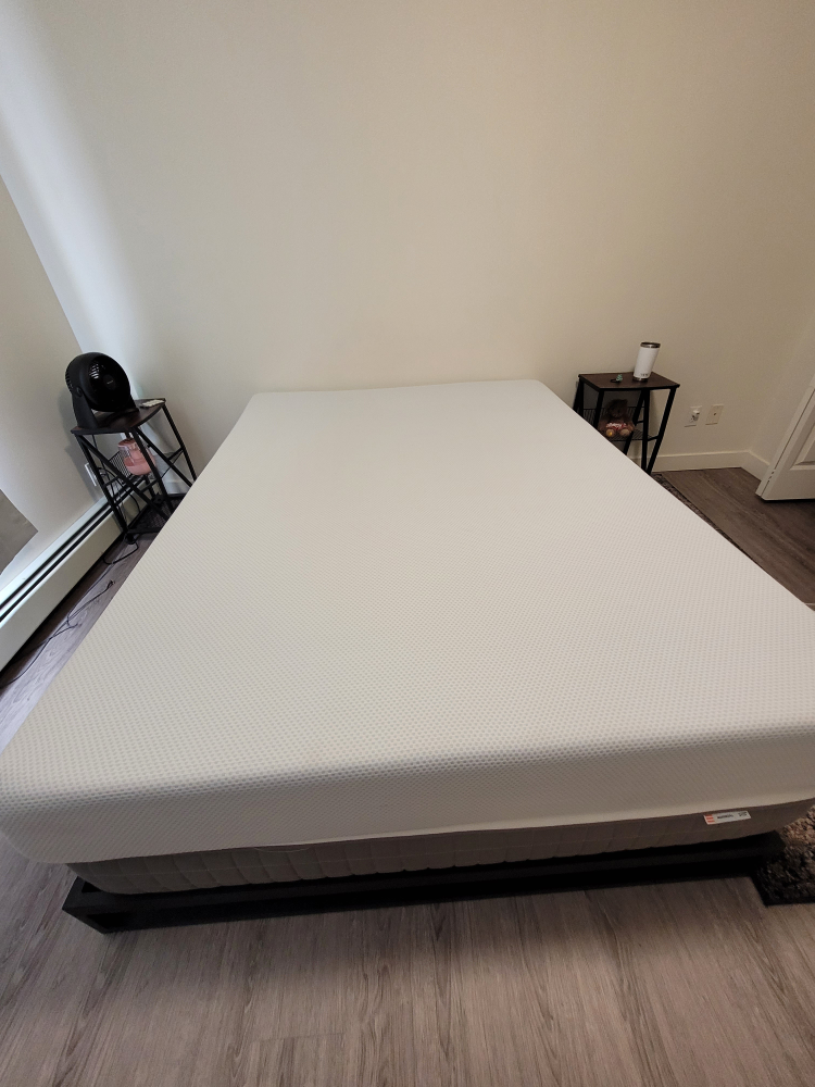 Zinus Mattress - Queen Size - photo 4