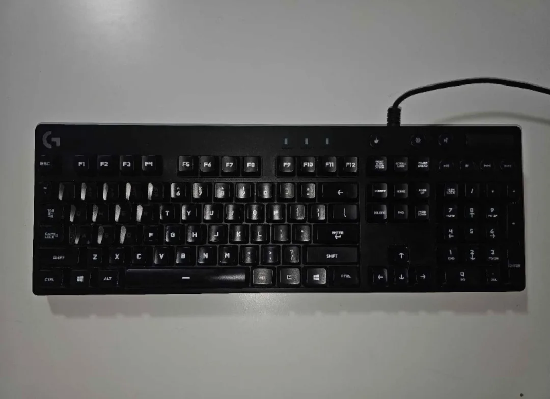 Logitech G810 Mechanical Keyboard image indicator(2)
