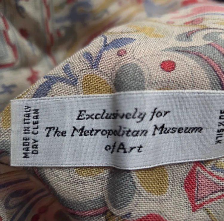 Metropolitan Museum of Art Wool Silk Scarf image indicator(6)