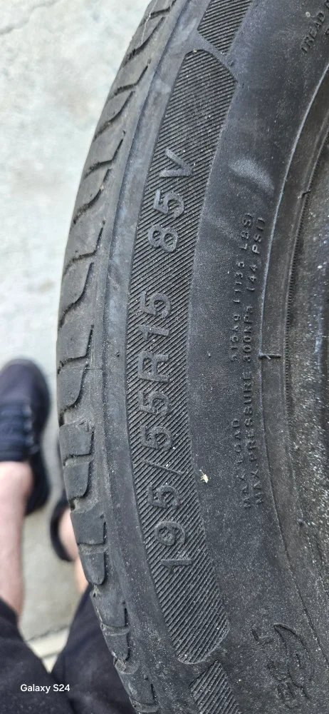 205/55R16 85V Used Tires - Set of 4 image indicator(2)