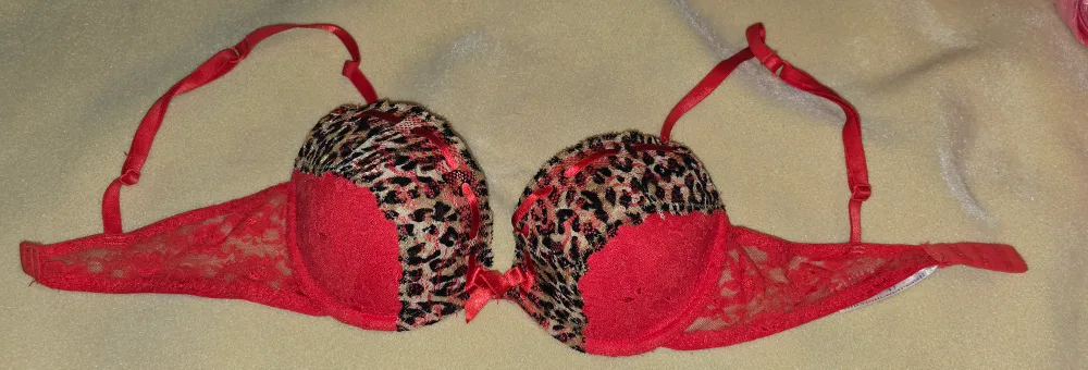 La Senza Perfectly Me Bra - Size 30D thumbnail