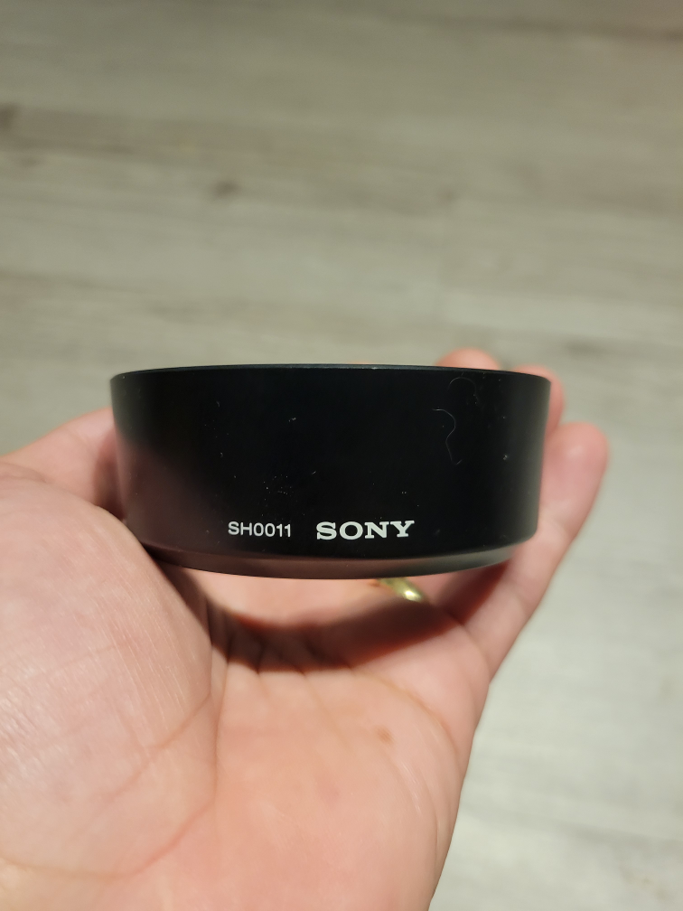 Sony SH0011 Lens Hood - Black