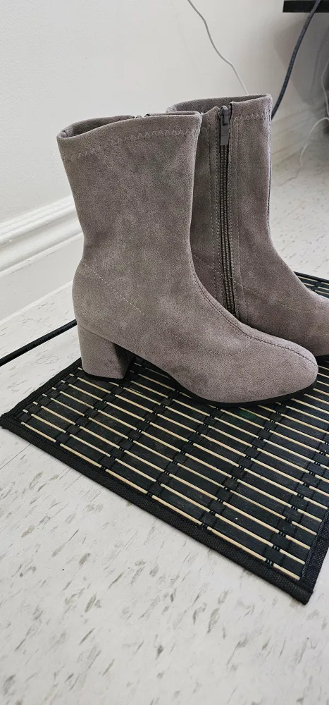 Grey Ankle suede Boots - Size 7 thumbnail