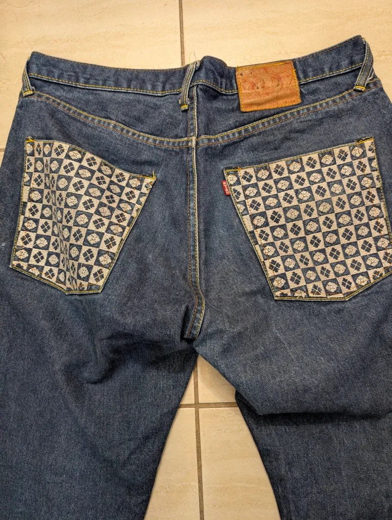 Evisu Jeans Lot 2007 Size 36x34 with Embroidery on Back Pockets image indicator(2)