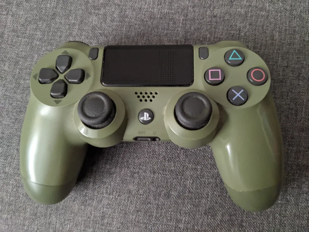 PS4 Controller Limited edition thumbnail