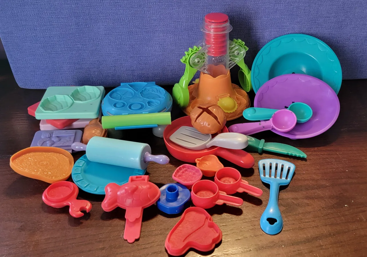 Play-Doh Barbecue and pasta maker thumbnail