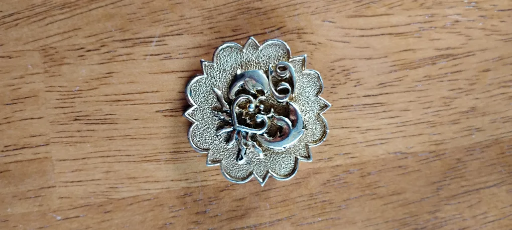 Vintage Floral Brooch thumbnail