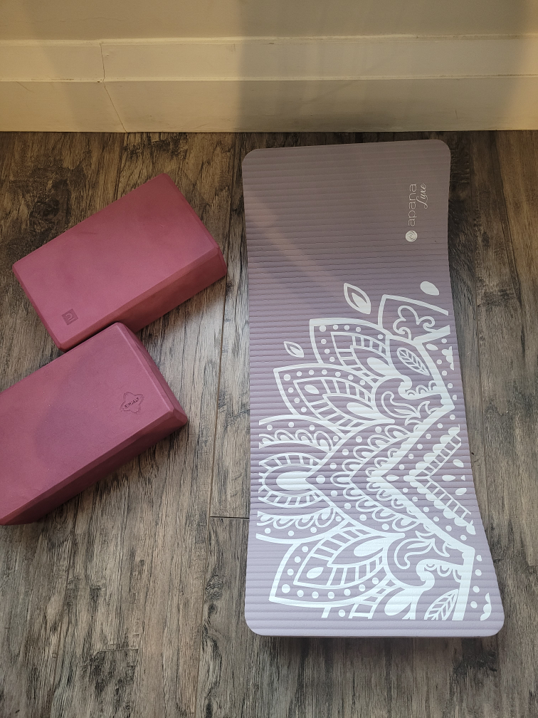 Yoga Blocks (2) & Mini Yoga Mat