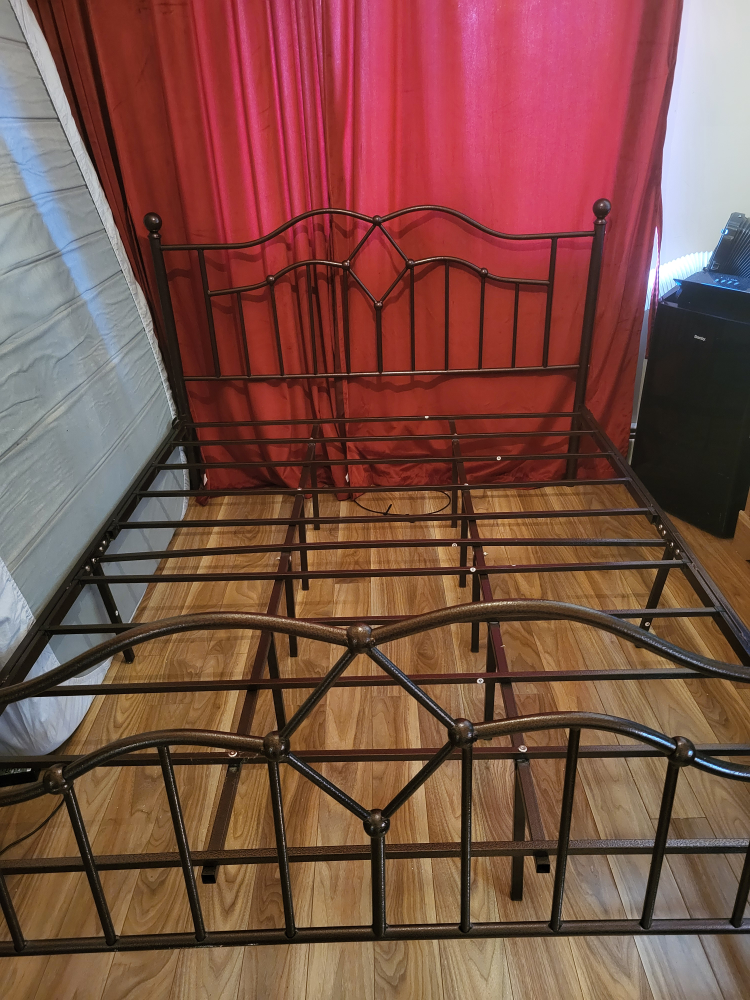 Metal Bed Frame Queen size